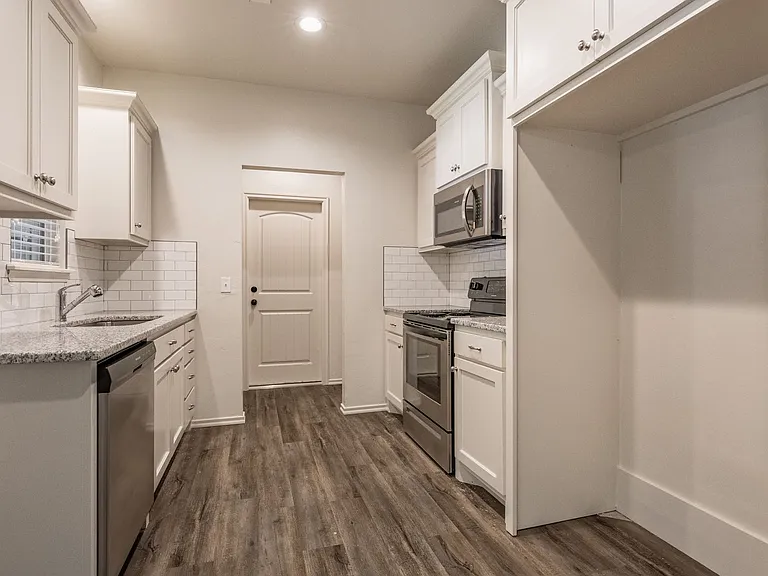 421 Chalk Hill Ct — Photo 5