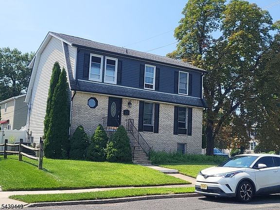 2nd image of 997 Broad St