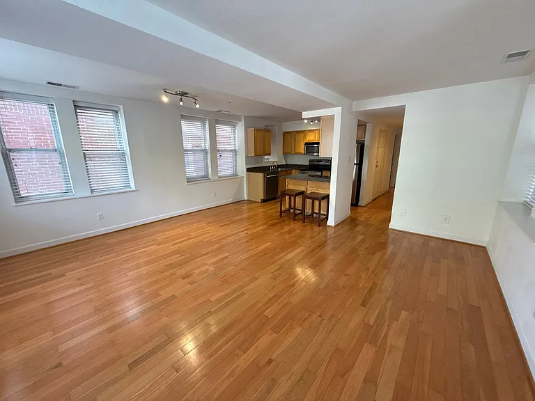5350 Pershing Ave #4A — Photo 3