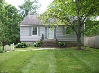 24 Millbrook Rd, New Vernon, NJ 07976