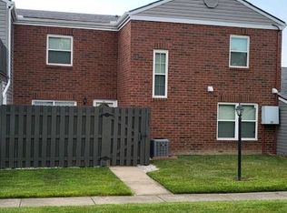 5525 Salem Bend Dr, Dayton, OH 45426