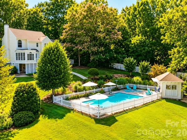 127 Vista Dr, Davidson, NC 28036
