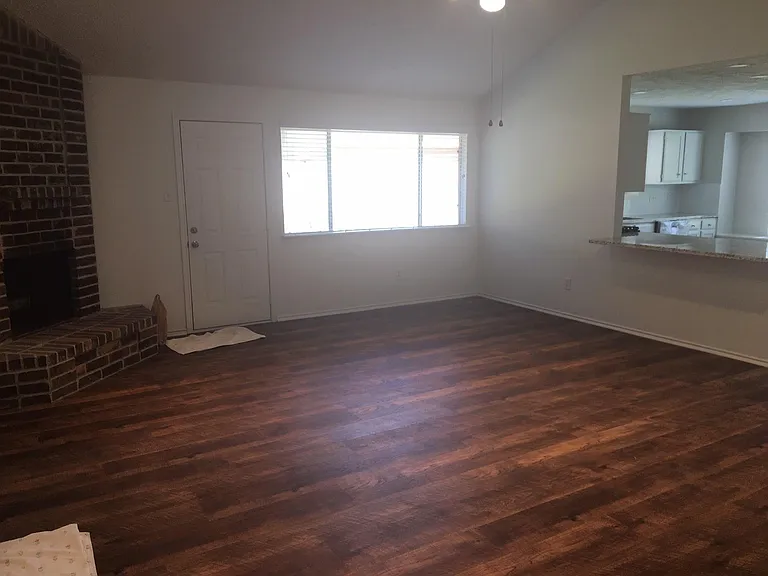 2618 Olster Dr — Photo 3