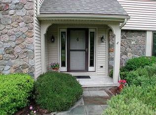 4 Castle Gate, Fairport, NY 14450