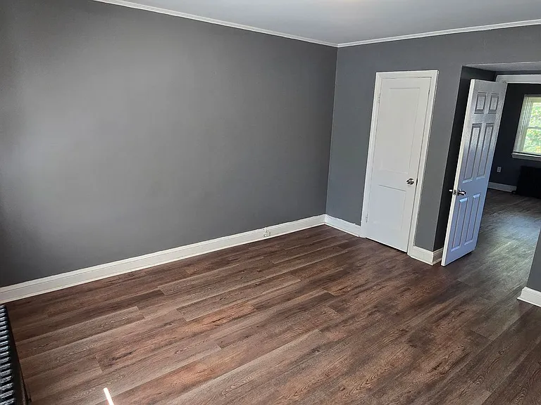 2825 Clearview Ave #1 & Unit 2 — Photo 2