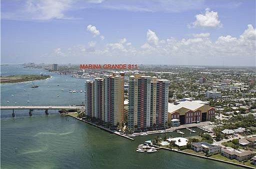 4th image of 2640 Lake Shore Dr Unit 811