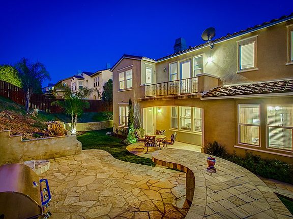 5th image of 886 Antilla Way