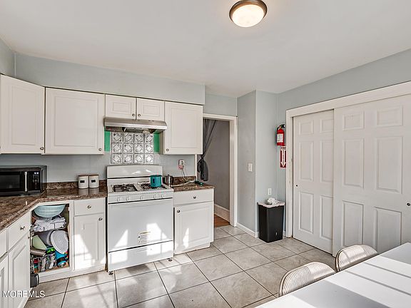 3rd image of 52 Monmouth Avenue