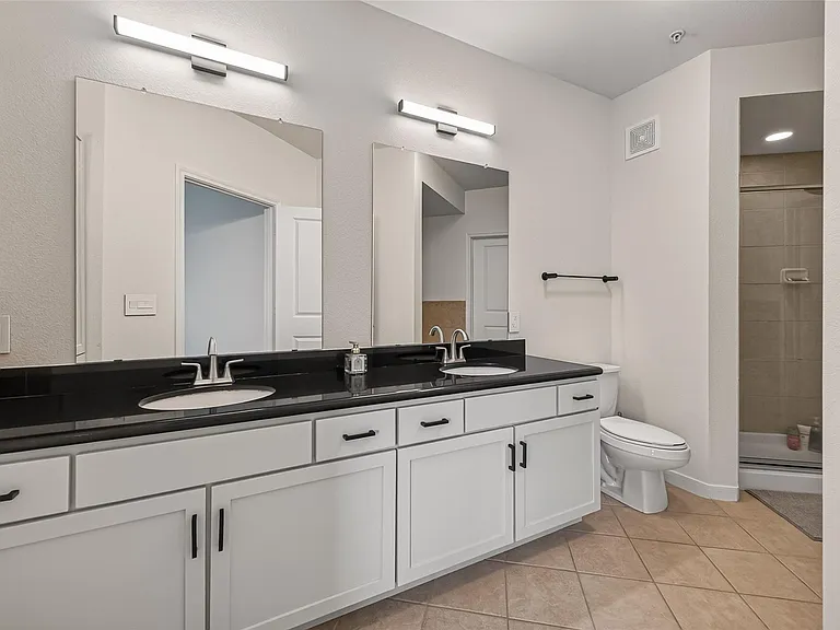 505 Jackson Hill St #404 — Photo 16