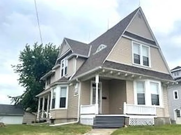 422 E 1st St, Maryville, MO 64468