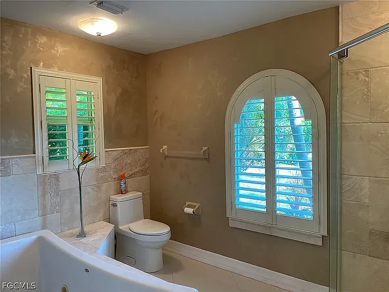 2806 SE 22nd Pl — Photo 28