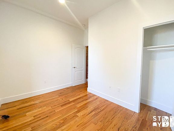 5th image of 229 Bainbridge St #3RP