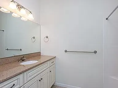 1123 Royal Ct — Photo 10