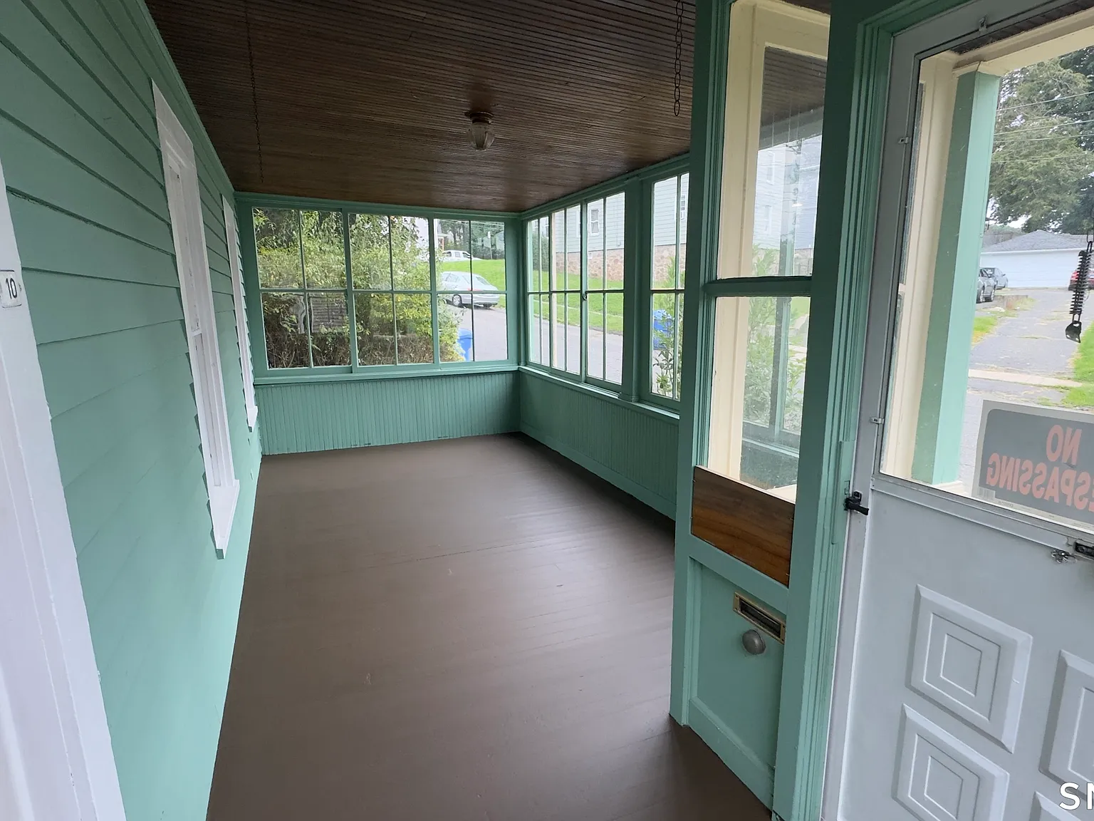4 bed, 1.0 bath, 1340 sqft, $2,400 — Photo 4