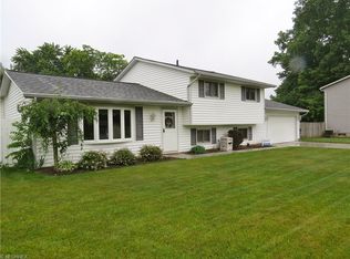 103 Graybark Ln, Amherst, OH 44001