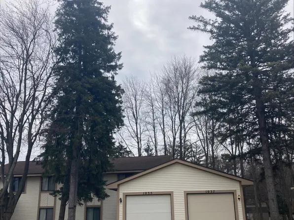 1037 Leroux Rd #8, Muskegon, MI 49441