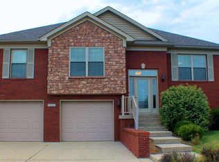 9802 Valley Farms Blvd, Louisville, KY 40272