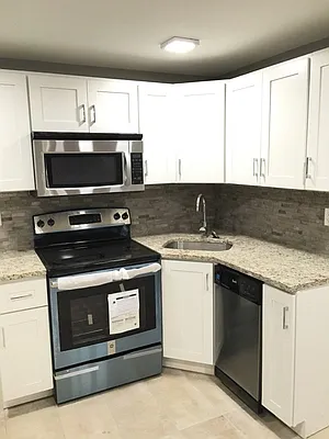 Rented by Bohemia Realty Group | media 20