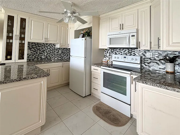 7135 Collins Ave #1214 — Photo 10
