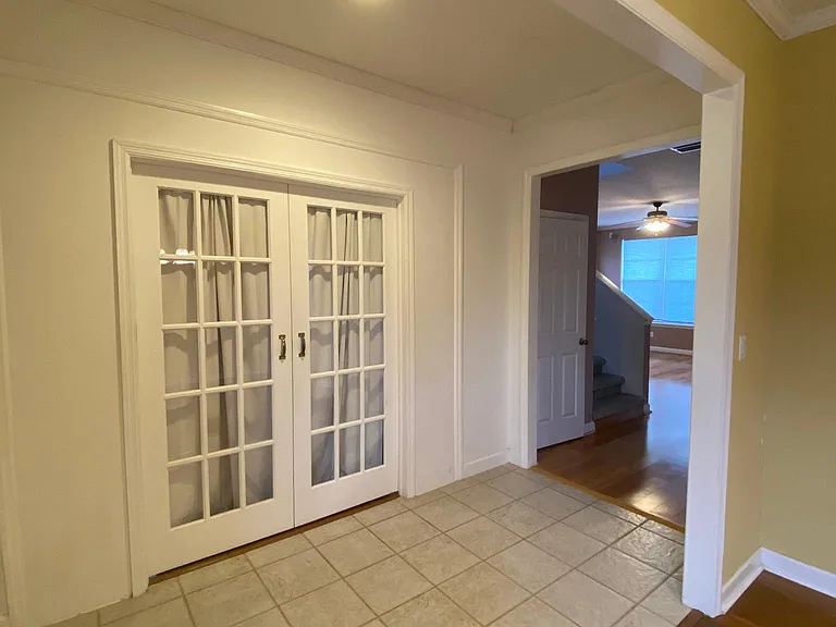 2549 Twain Dr — Photo 3