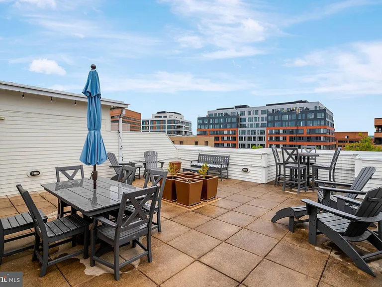 1023 N Royal St #312 — Photo 35