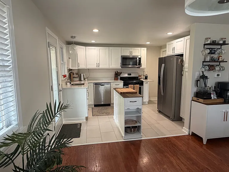 526 Bellaire Ave — Photo 14