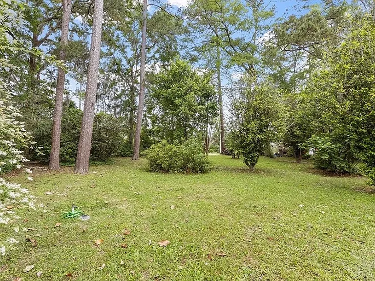 1110 Carrin Dr — Photo 7