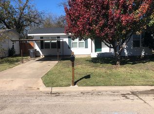 904 Euclid St, Cleburne, TX 76033