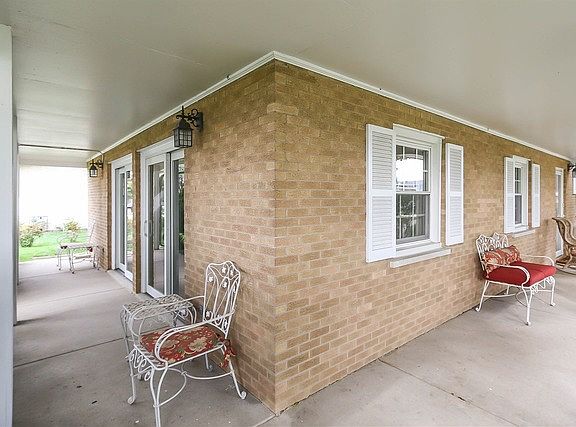 3rd image of 2702 S Briarwood Dr W