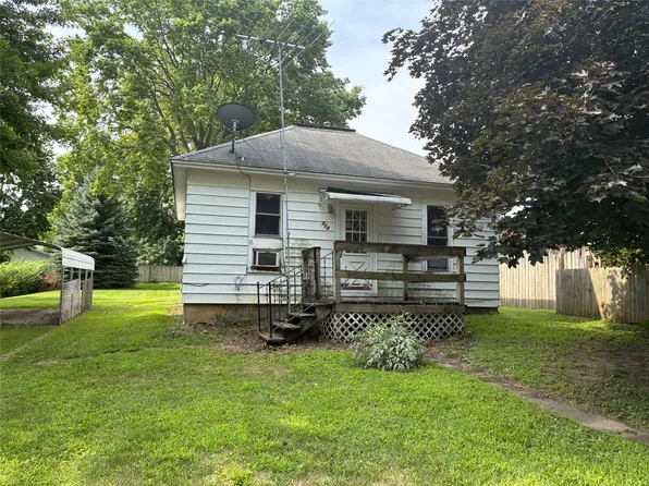 714 E Benton St, Winterset, IA 50273