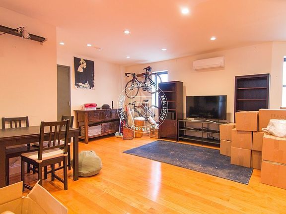 3rd image of 11 Allen St #4FR