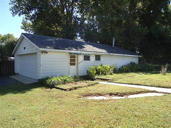 2nd image of 1901 Morris Ave