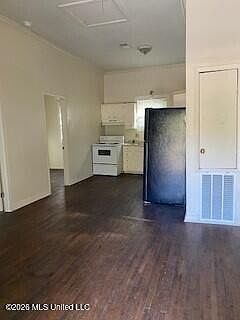 4th image of 8413 Florida Ave