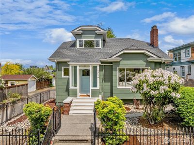 1716 N 43rd Street, Seattle, WA, 98103
