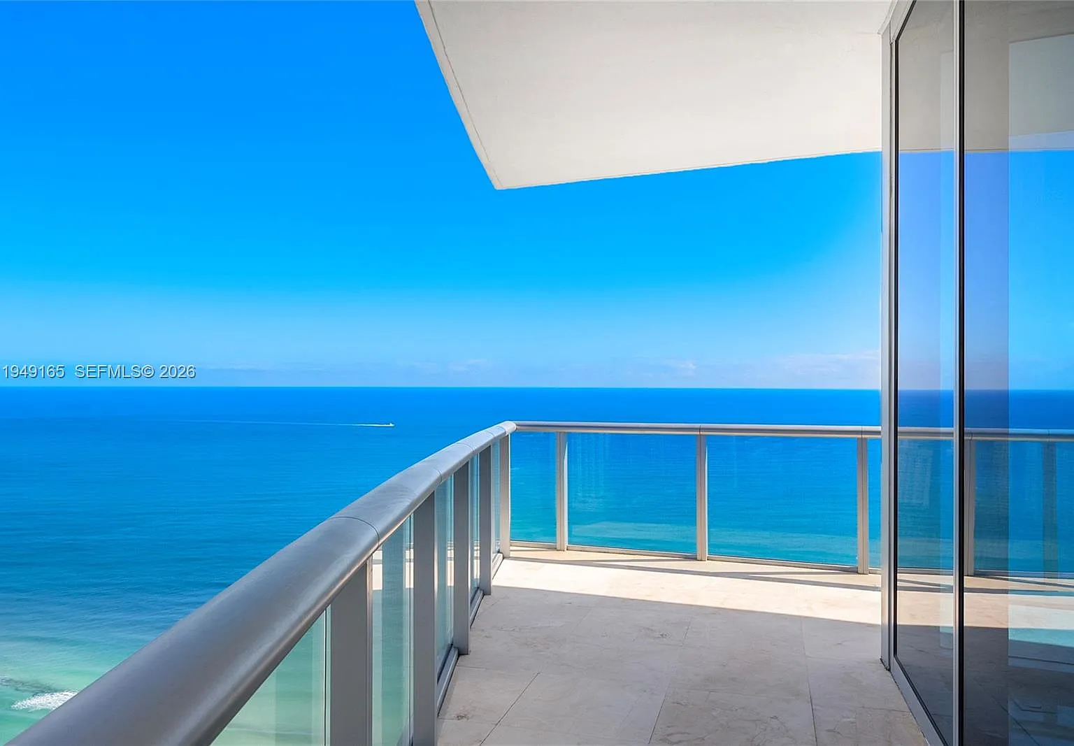 Jade Beach Condo — Photo 4