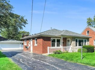 1366 Selleck St, Crete, IL 60417