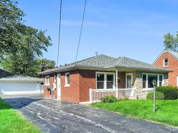 1366 Selleck St, Crete, IL 60417