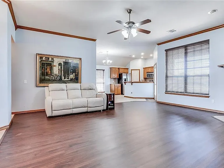 1413 Camber St — Photo 4