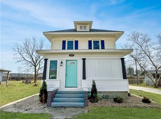 259 E 5th St, Neoga, IL 62447