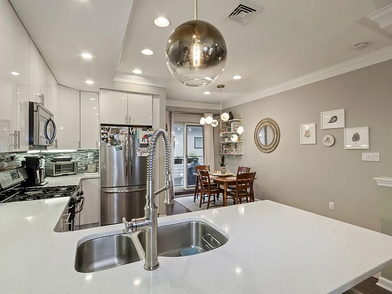 1337 N Howard St — Photo 43