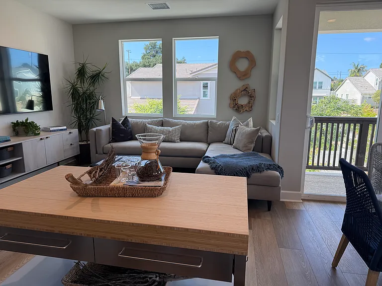 137 S Nevada Ave — Photo 4