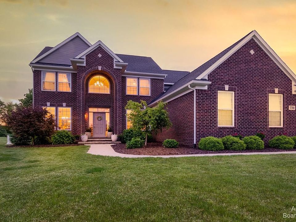 1st image of 770 Meadow Hl