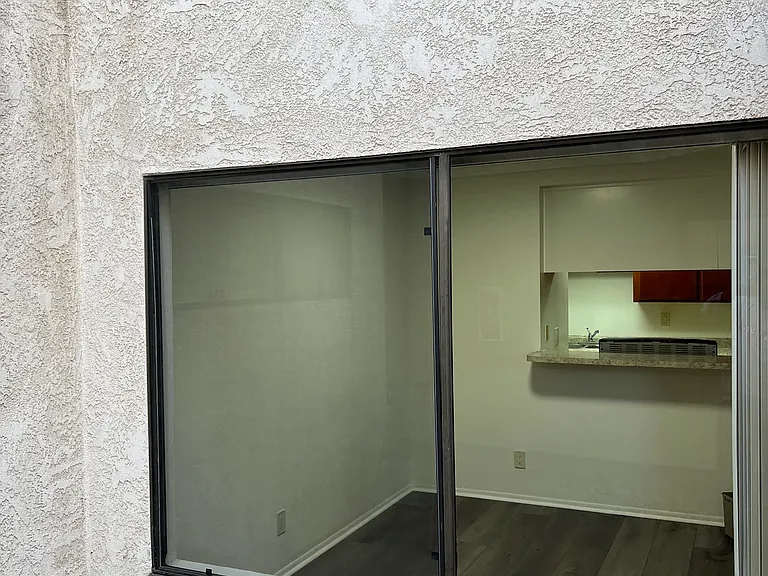 1371 Loma Ave — Photo 12