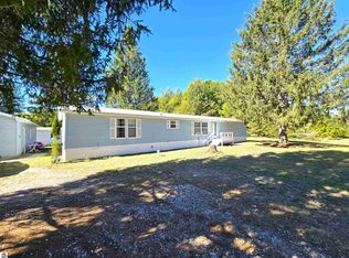 1471 N 7th Rd, Mesick, MI 49668