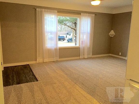 3rd image of 309 Wildwood Dr