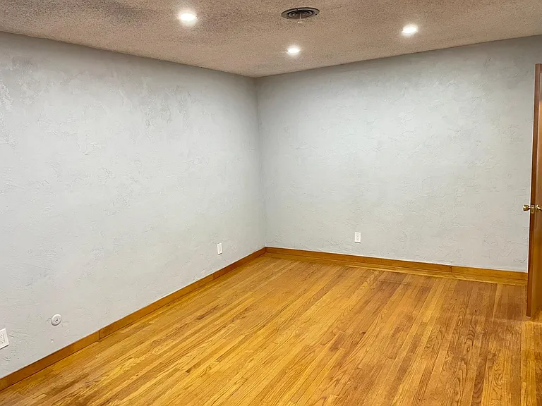480 Napa St — Photo 18