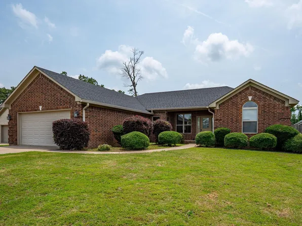 5801 Base Meadows Dr, Jacksonville, AR 72076