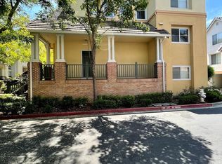 351 Snyder Ln, Mountain View, CA 94043