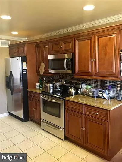 4 bed, 3.0 bath, 2341 sqft, $2,995 — Photo 3