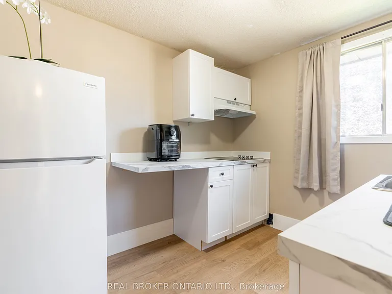 232 Cedarwoods Cres — Photo 16